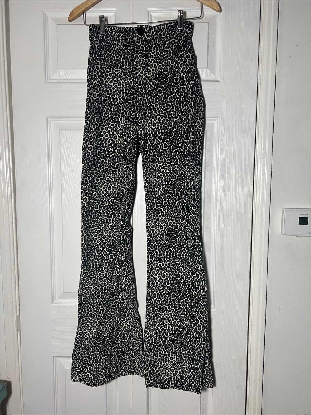 MUMU Blue SMYMM Cheetah Highwaisted Flare Pants Size 26